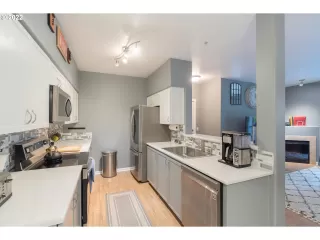 Photo #1: 22096085 Listing