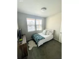 Photo #6: 22098072 Listing