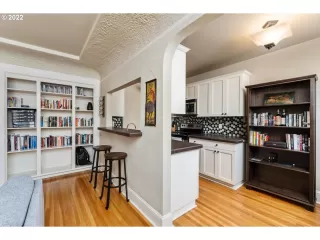 Photo #5: 22098195 Listing 