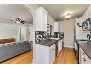 Photo #6: 22098195 Listing 