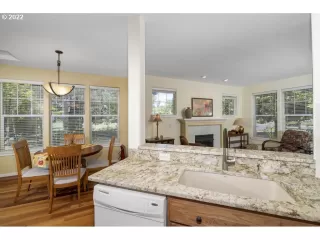 Photo #6: 22098220 Listing 