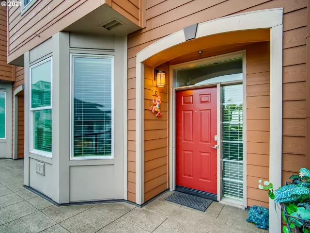 MLS: 22098247 Condo For Sale