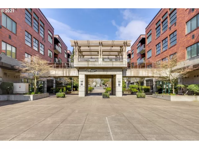 MLS: 22098428 Condo For Sale