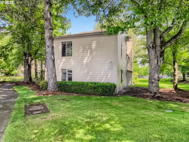 MLS: 22098591 Condo For Sale