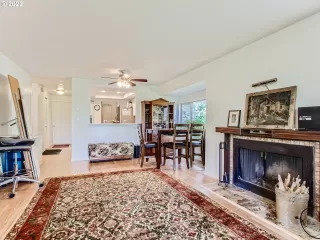 Photo #5: 22098591 Listing 