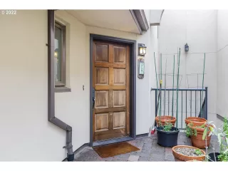 Photo #2: 22099398 Listing