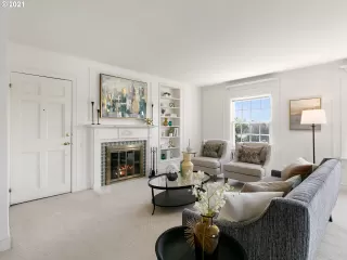 Photo #4: 22100008 Listing