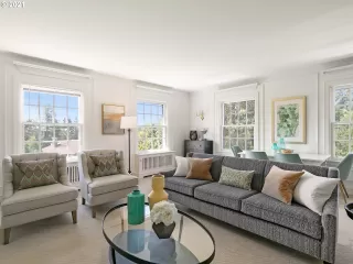 Photo #6: 22100008 Listing