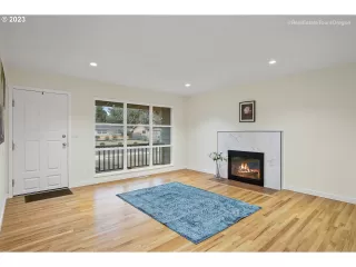 Photo #5: 22100482 Listing 