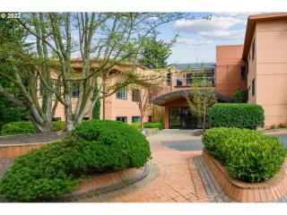 Photo #1: 22100794 Listing