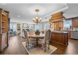 Photo #3: 22100794 Listing