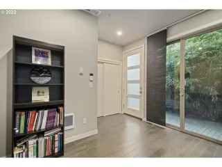 Photo #3: 22100926 Listing 