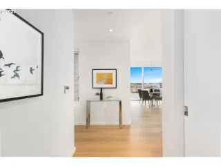 Photo #4: 22102065 Listing 