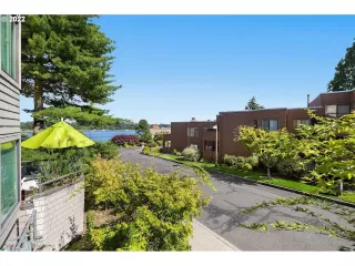 Photo #2: 22102747 Listing