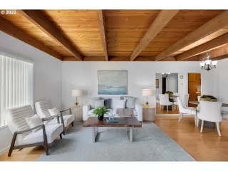 Photo #3: 22102747 Listing