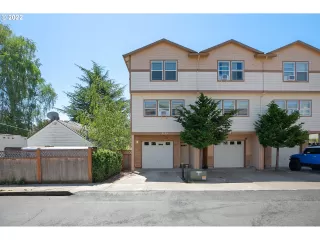 Photo #1: 22102983 Listing