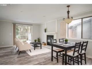 Photo #4: 22103408 Listing