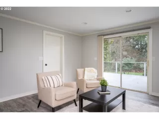 Photo #6: 22103408 Listing