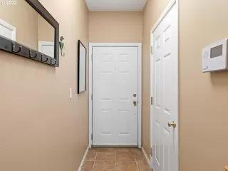 Photo #3: 22104120 Listing