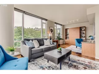 Photo #6: 22105361 Listing