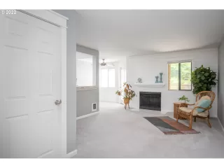 Photo #2: 22105957 Listing