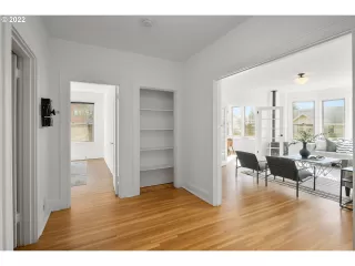 Photo #1: 22106012 Listing