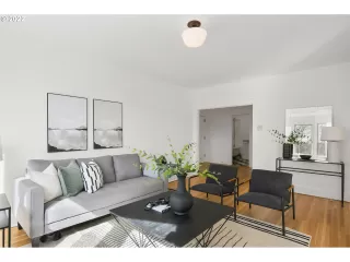 Photo #5: 22106012 Listing