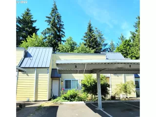 Photo #3: 22106219 Listing