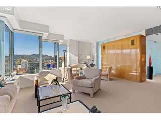 Photo #3: 22106261 Listing