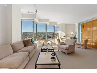 Photo #6: 22106261 Listing