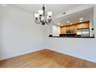 Photo #2: 22106316 Listing