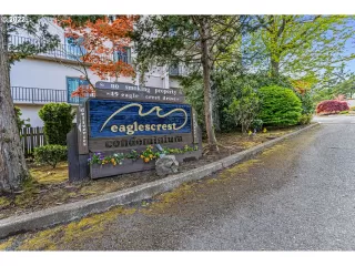 Photo #3: 22106543 Listing