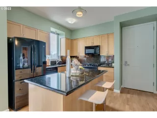Photo #2: 22107650 Listing 