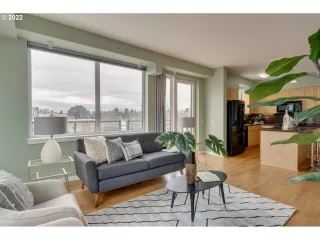 Photo #6: 22107650 Listing 