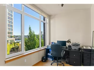 Photo #5: 22107730 Listing