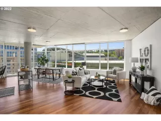 Photo #2: 22108102 Listing