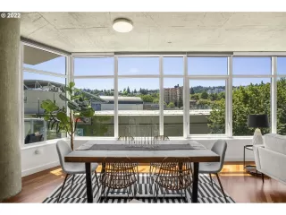 Photo #3: 22108102 Listing