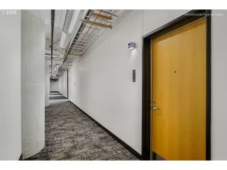 Photo #5: 22108177 Listing 