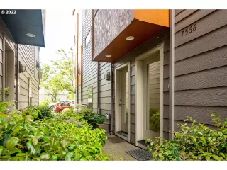 Photo #3: 22109315 Listing
