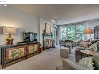 Photo #5: 22109785 Listing 