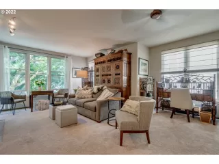 Photo #6: 22109785 Listing 