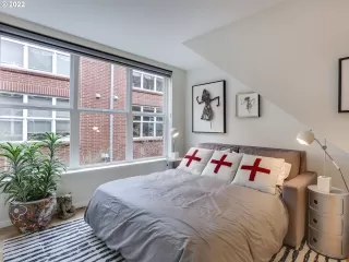 Photo #2: 22110047 Listing