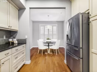 Photo #3: 22111113 Listing 