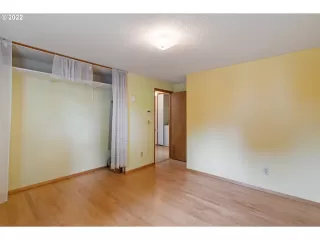 Photo #2: 22111835 Listing