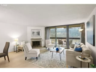 Photo #4: 22112026 Listing 