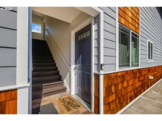 Photo #3: 22112110 Listing 