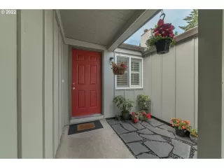 Photo #2: 22112118 Listing