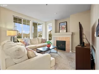 Photo #3: 22112251 Listing