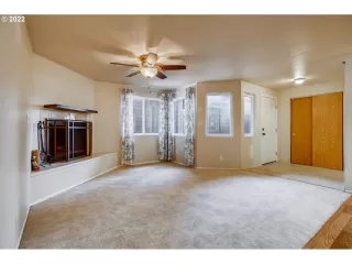 Photo #3: 22113652 Listing