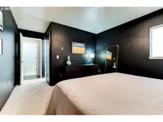 Photo #6: 22113821 Listing